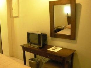 Isabel Suites Laoag Extérieur photo