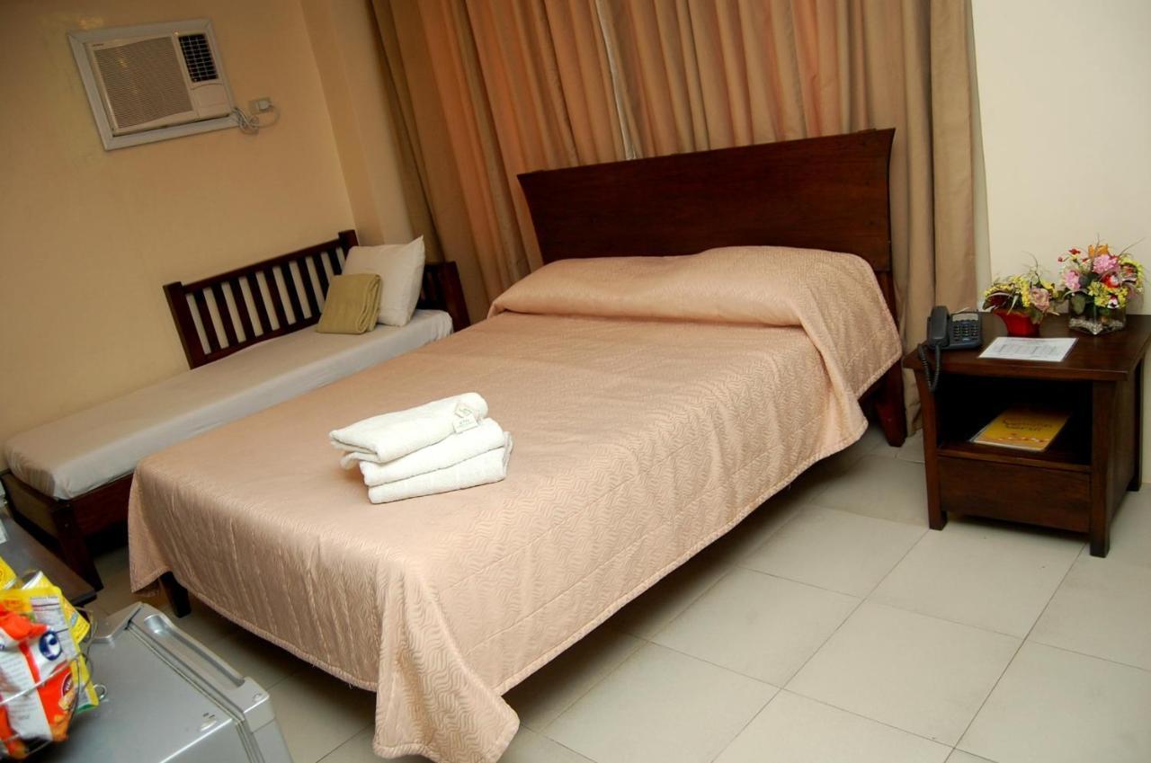 Isabel Suites Laoag Chambre photo